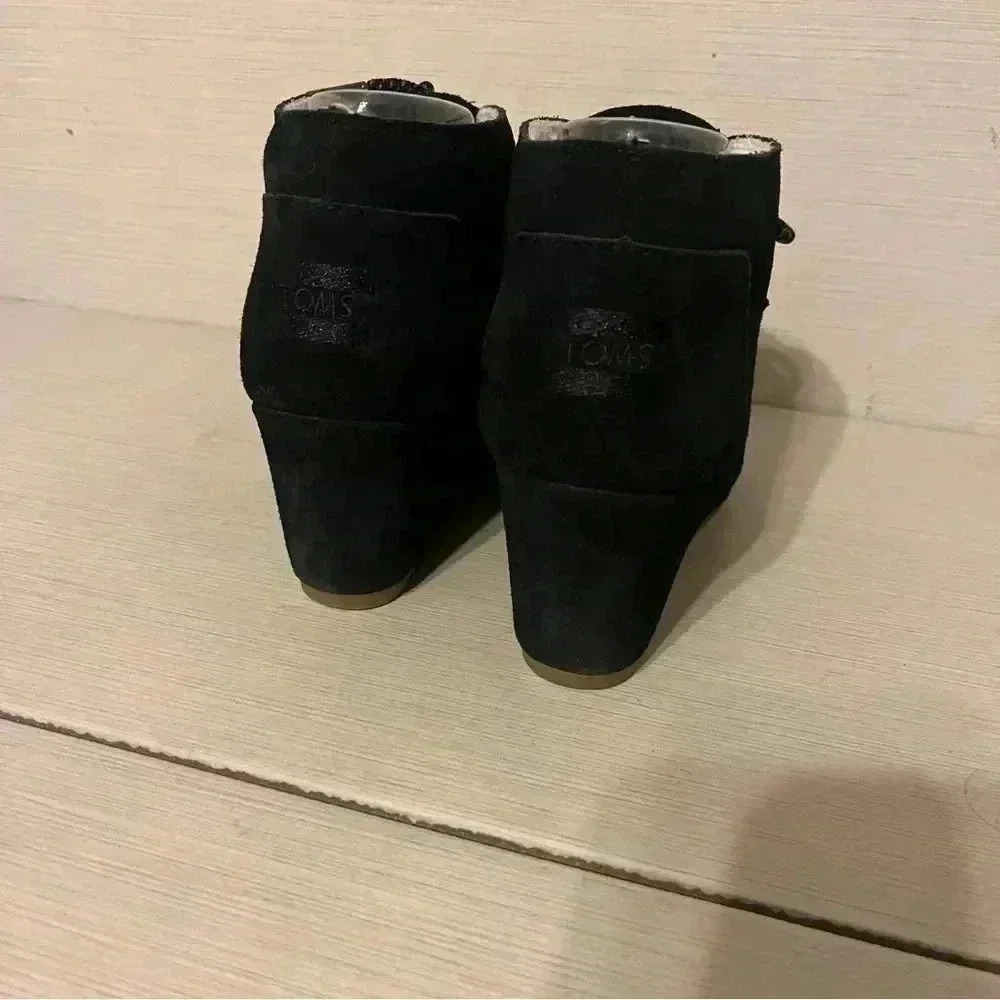 Black Suede Toms Wedges Sherpa Lined Size 7.5 - Picture 6 of 9
